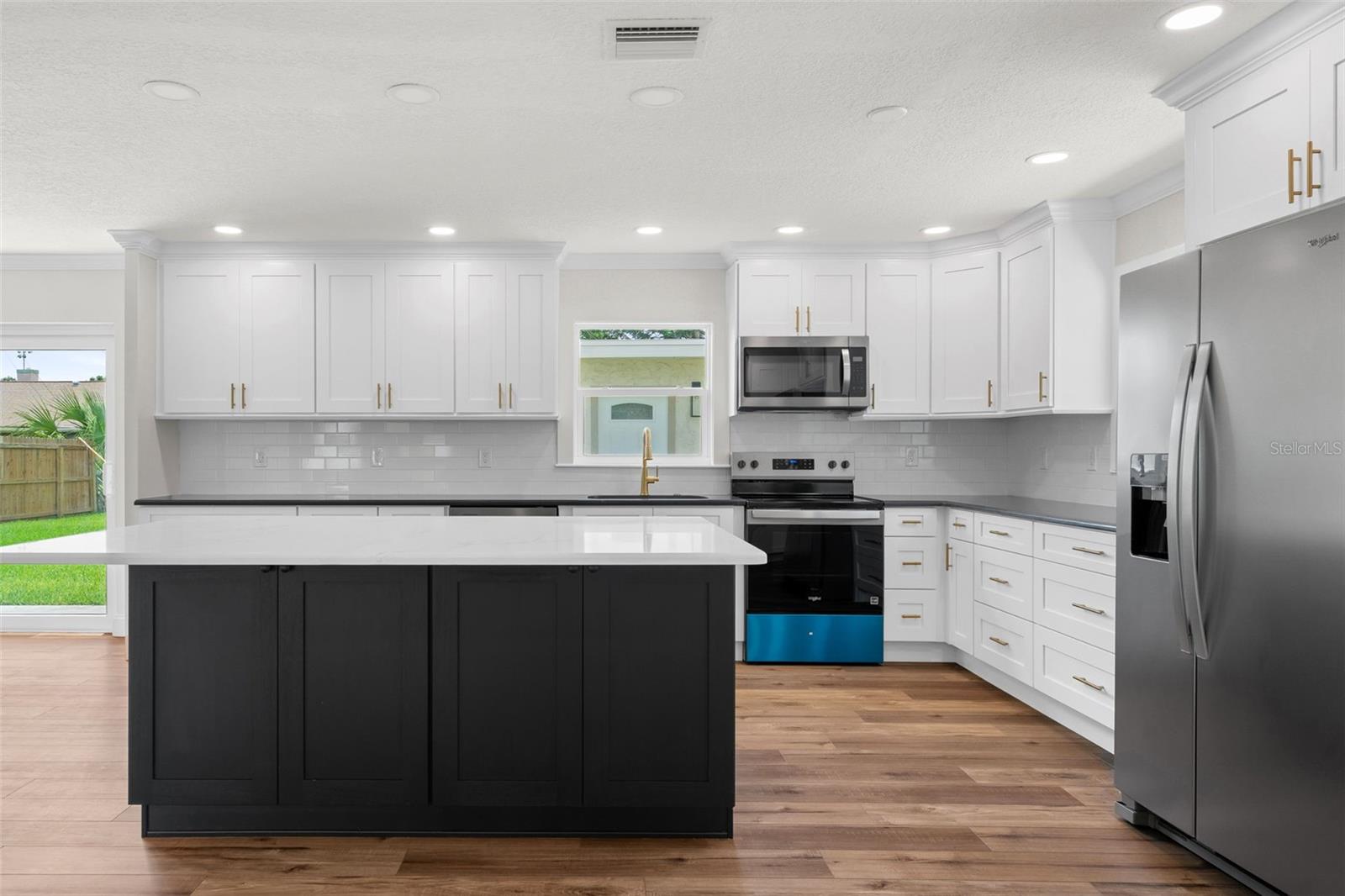 BAYSHORE HEIGHTS - Residential