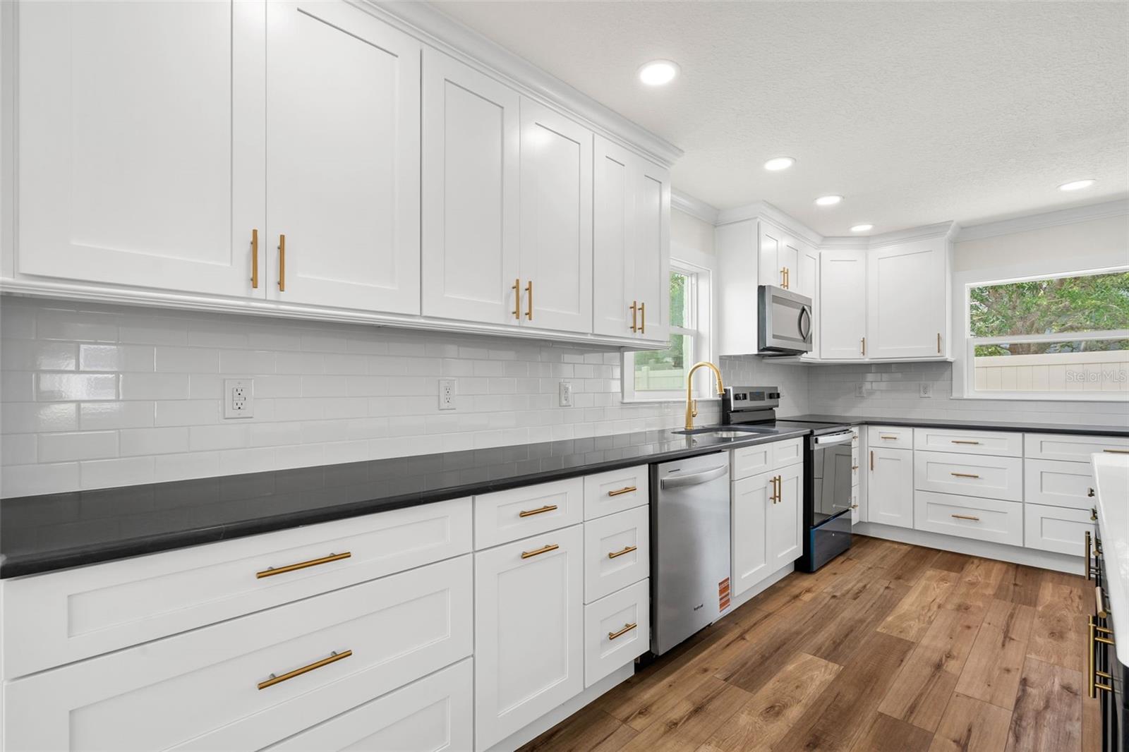 BAYSHORE HEIGHTS - Residential