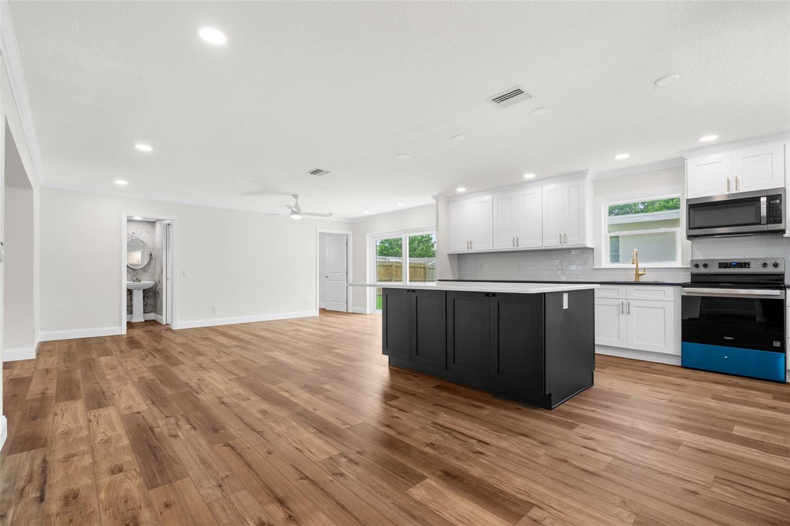BAYSHORE HEIGHTS - Residential