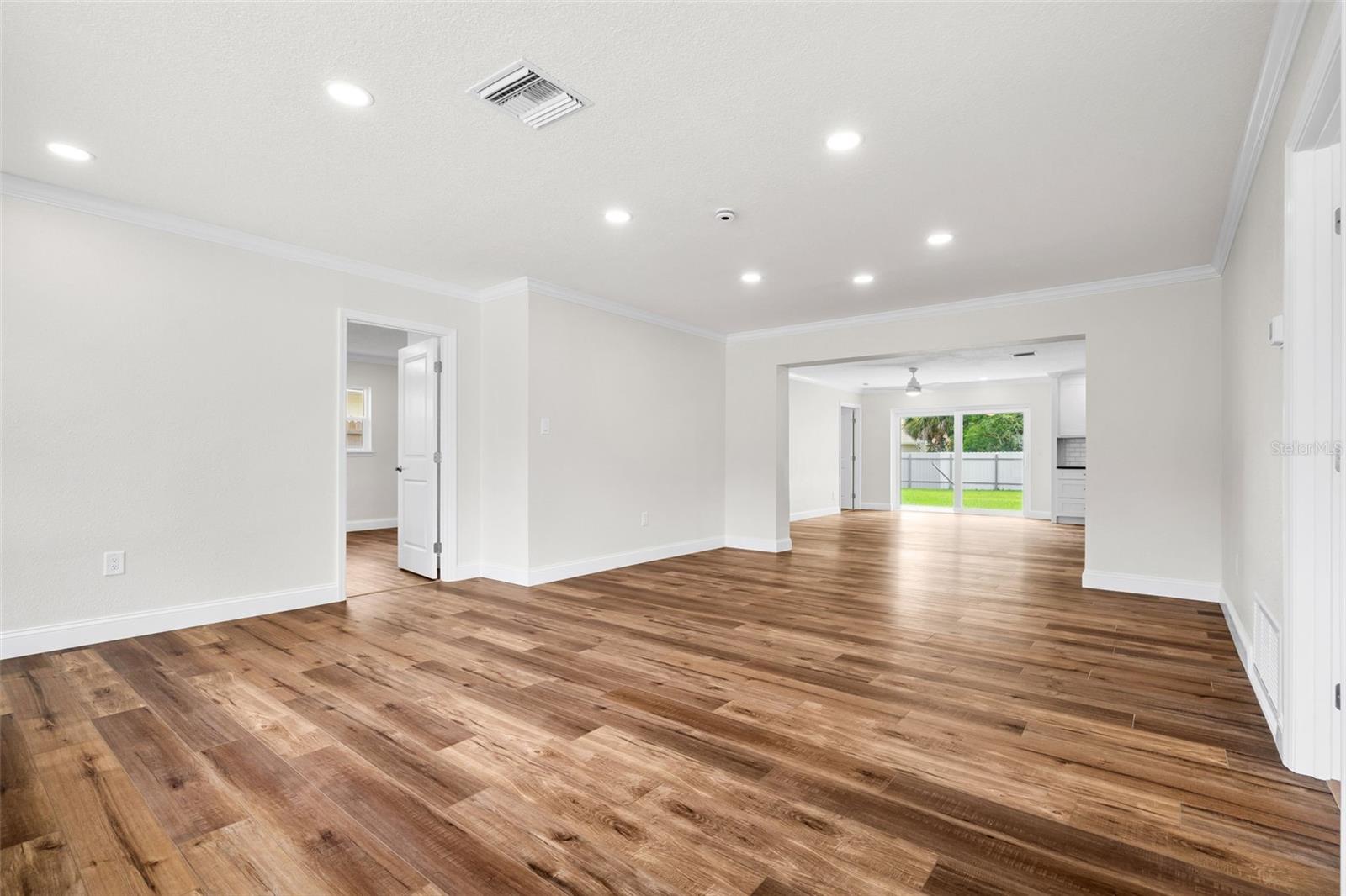 BAYSHORE HEIGHTS - Residential