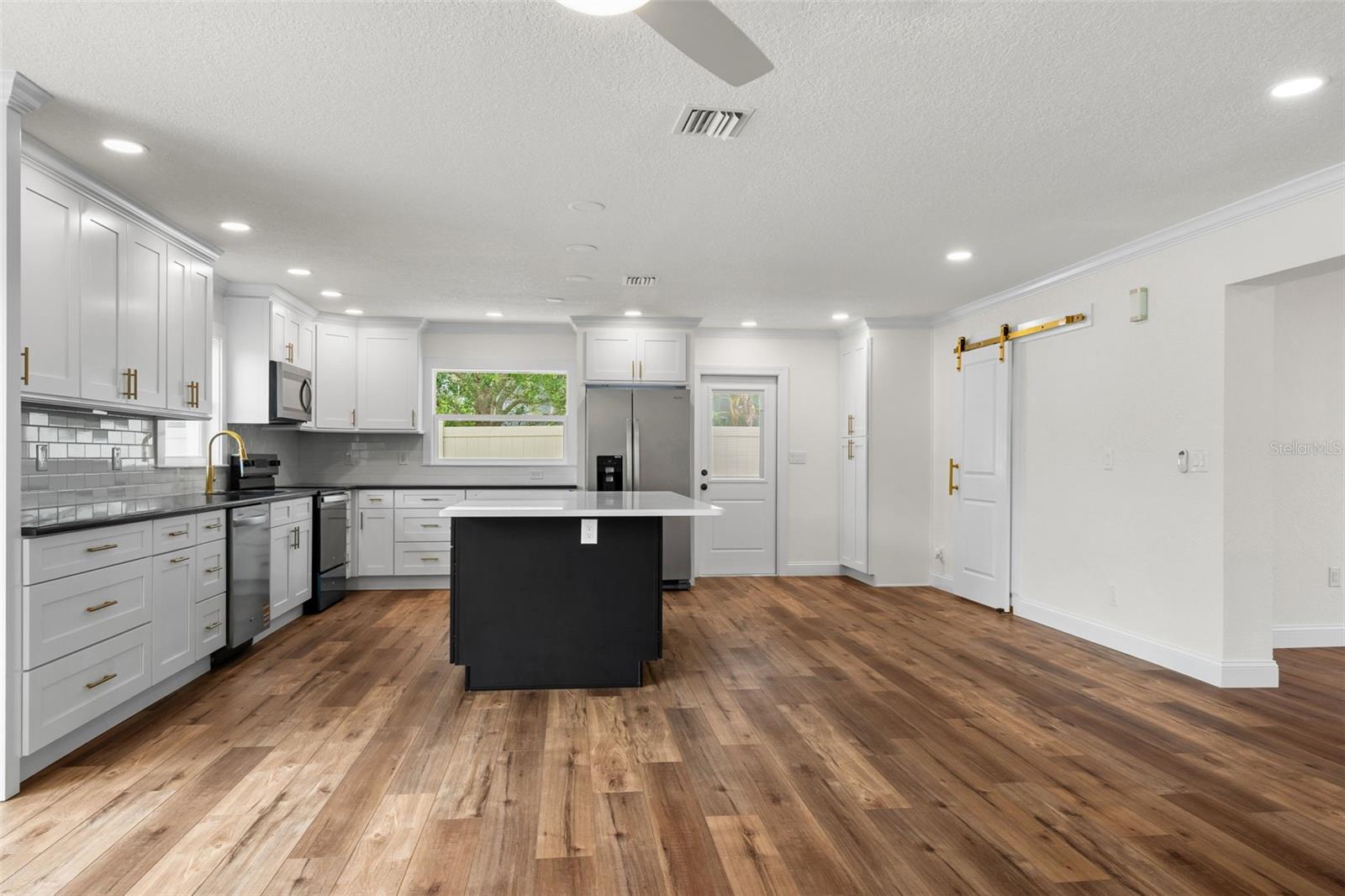 BAYSHORE HEIGHTS - Residential
