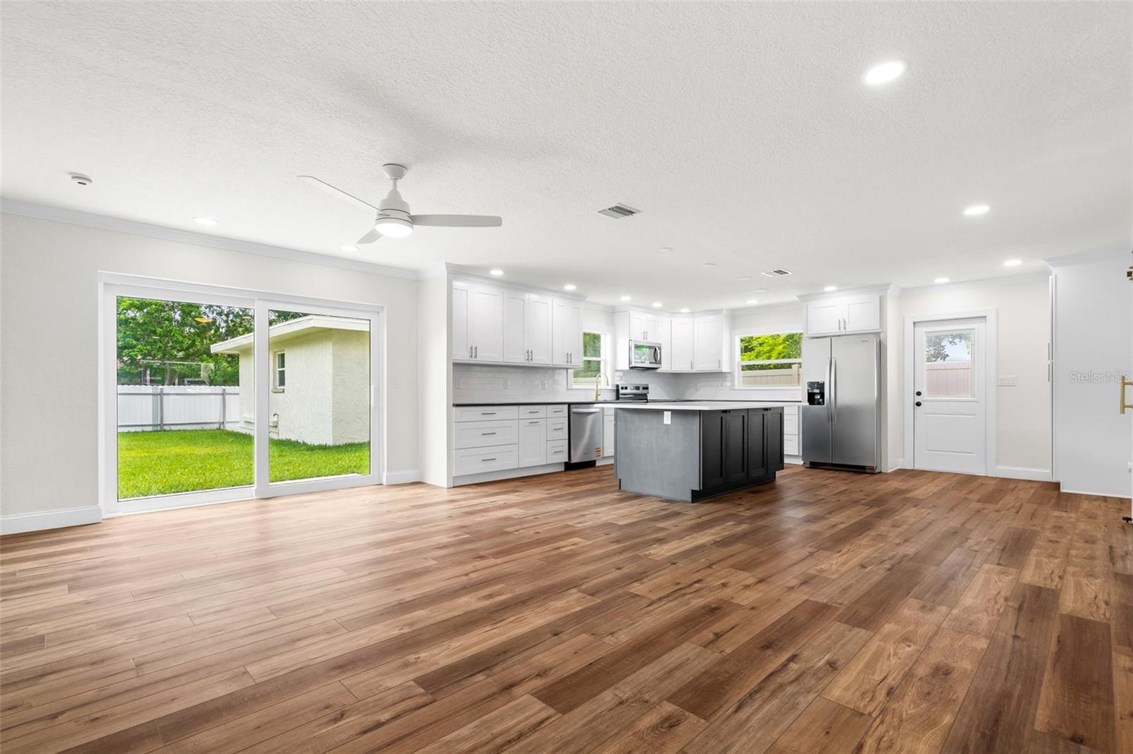 BAYSHORE HEIGHTS - Residential