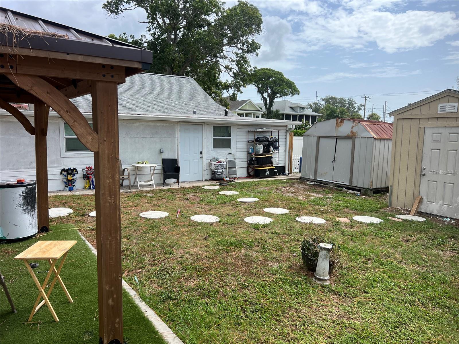 ROYAL POINCIANA - Residential