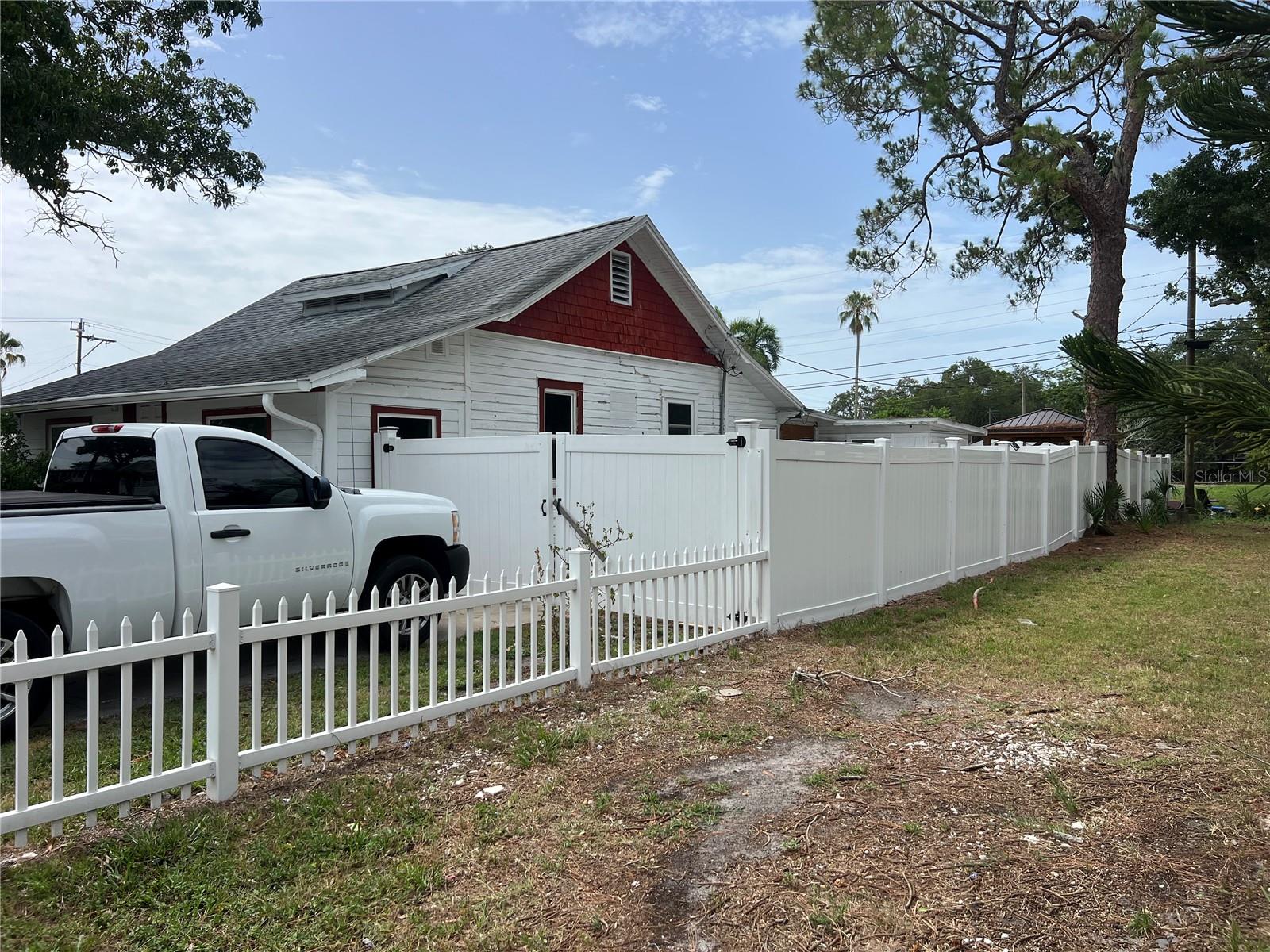 ROYAL POINCIANA - Residential