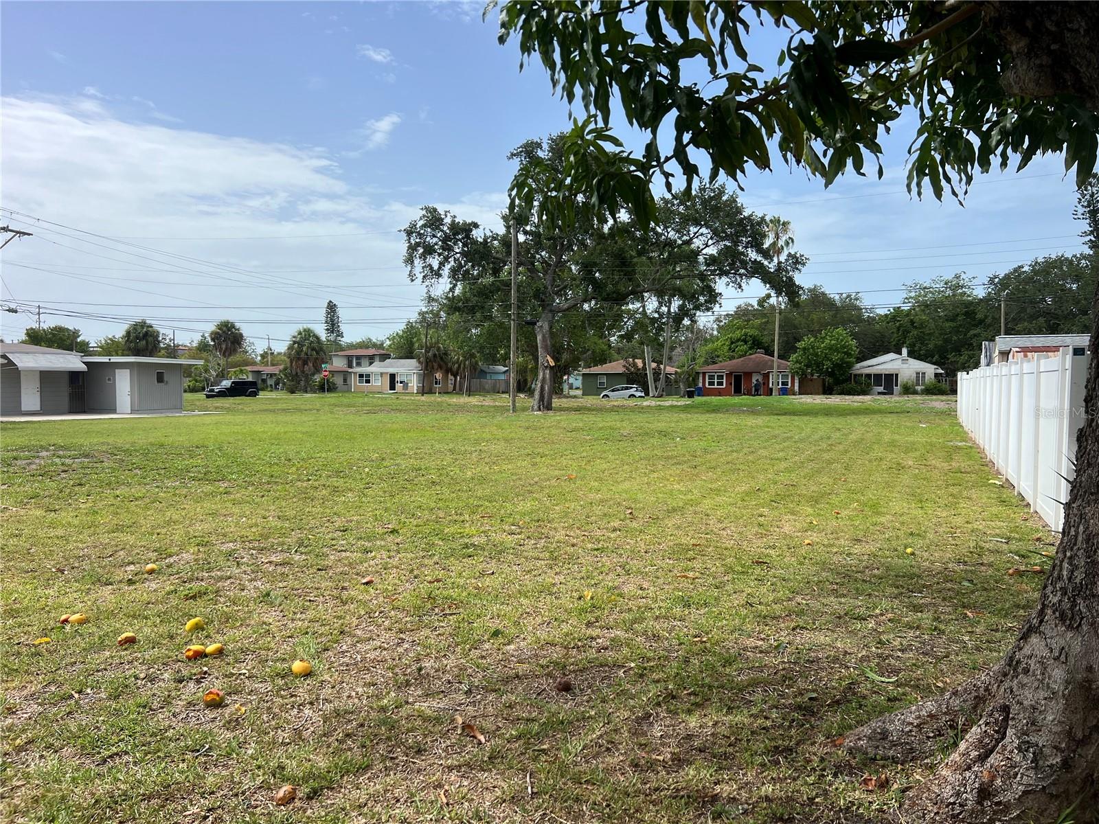 ROYAL POINCIANA - Residential