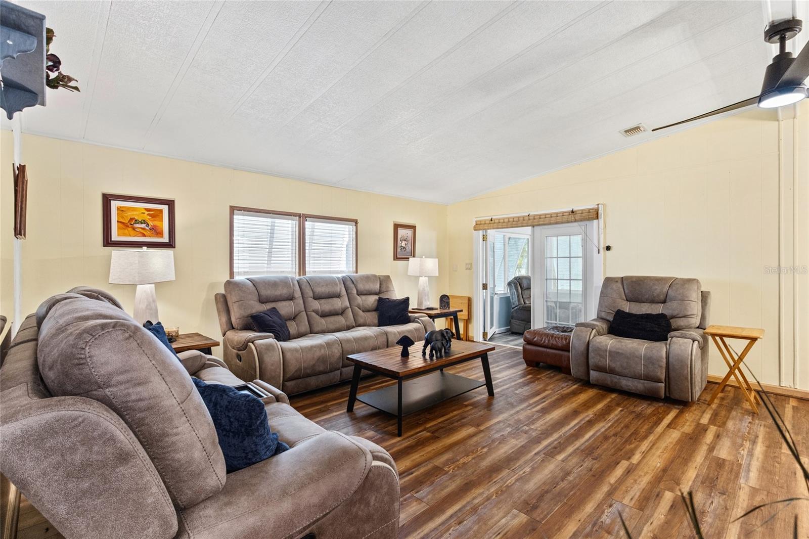 TANGERINE WOODS - Residential