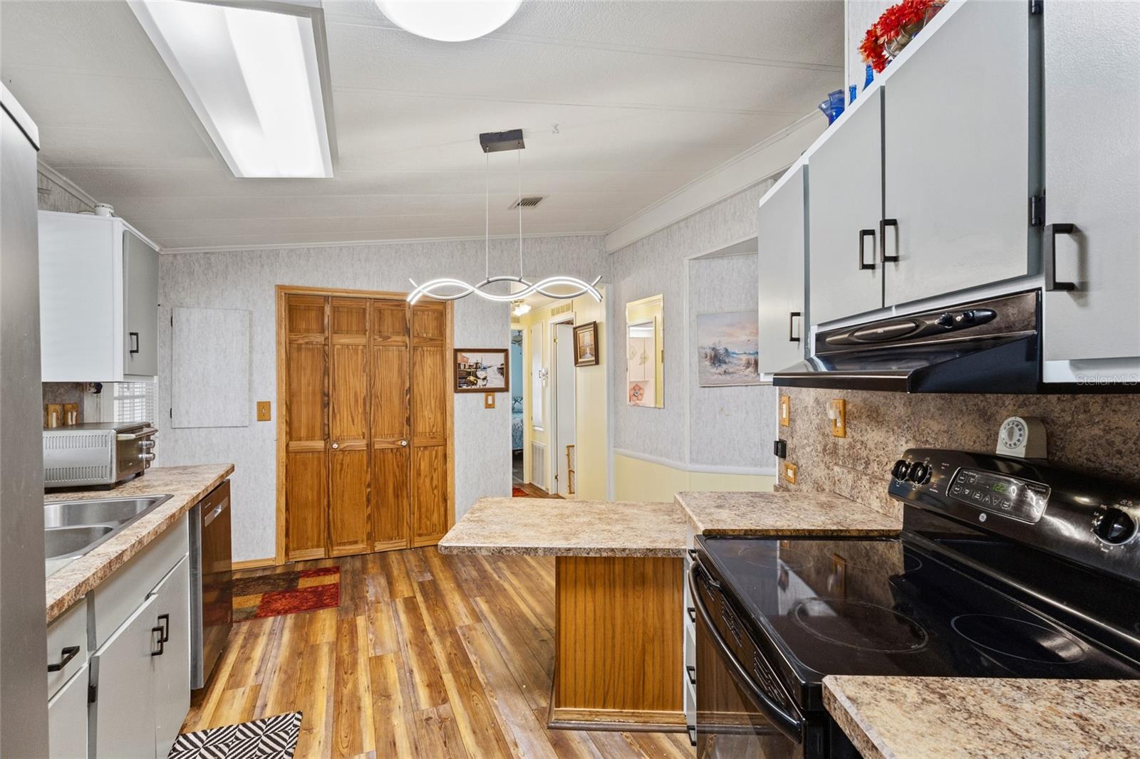 TANGERINE WOODS - Residential