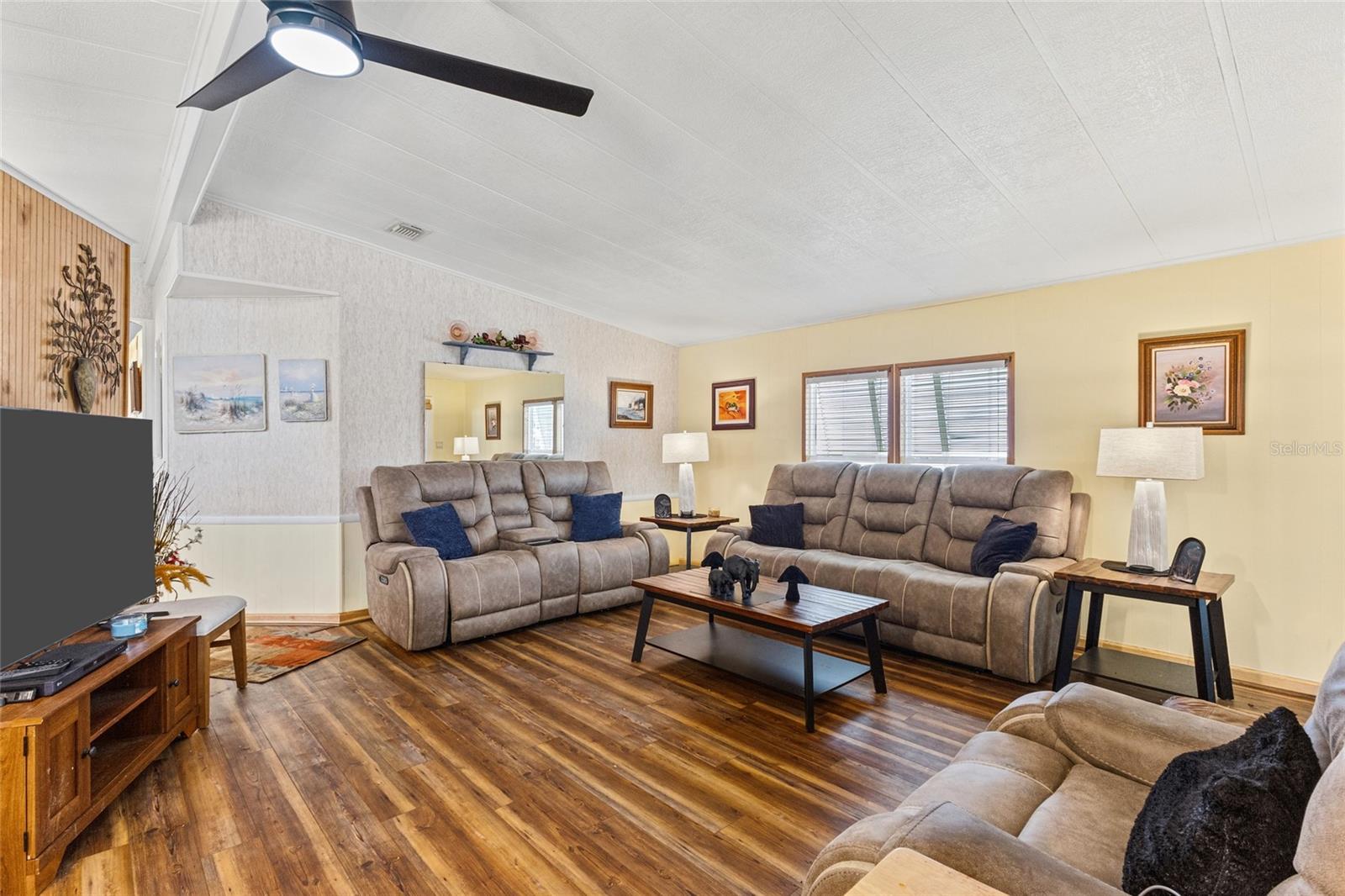 TANGERINE WOODS - Residential