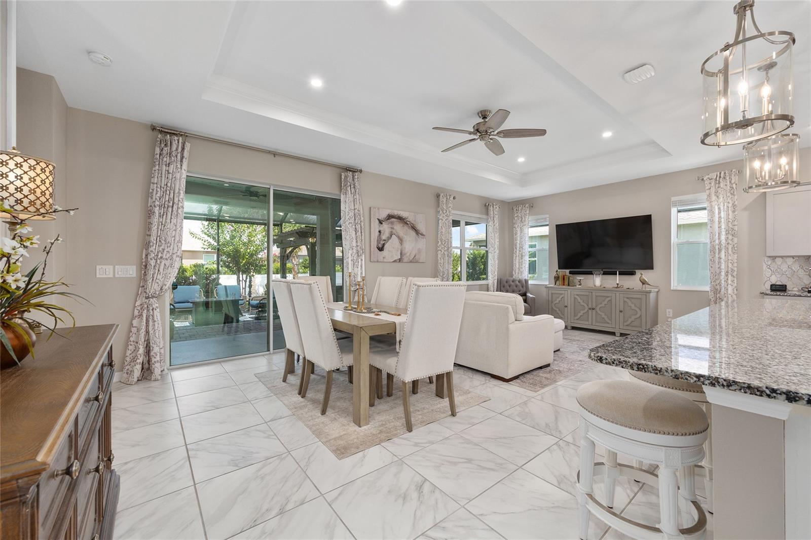 ON TOP OF THE WORLD - Residential