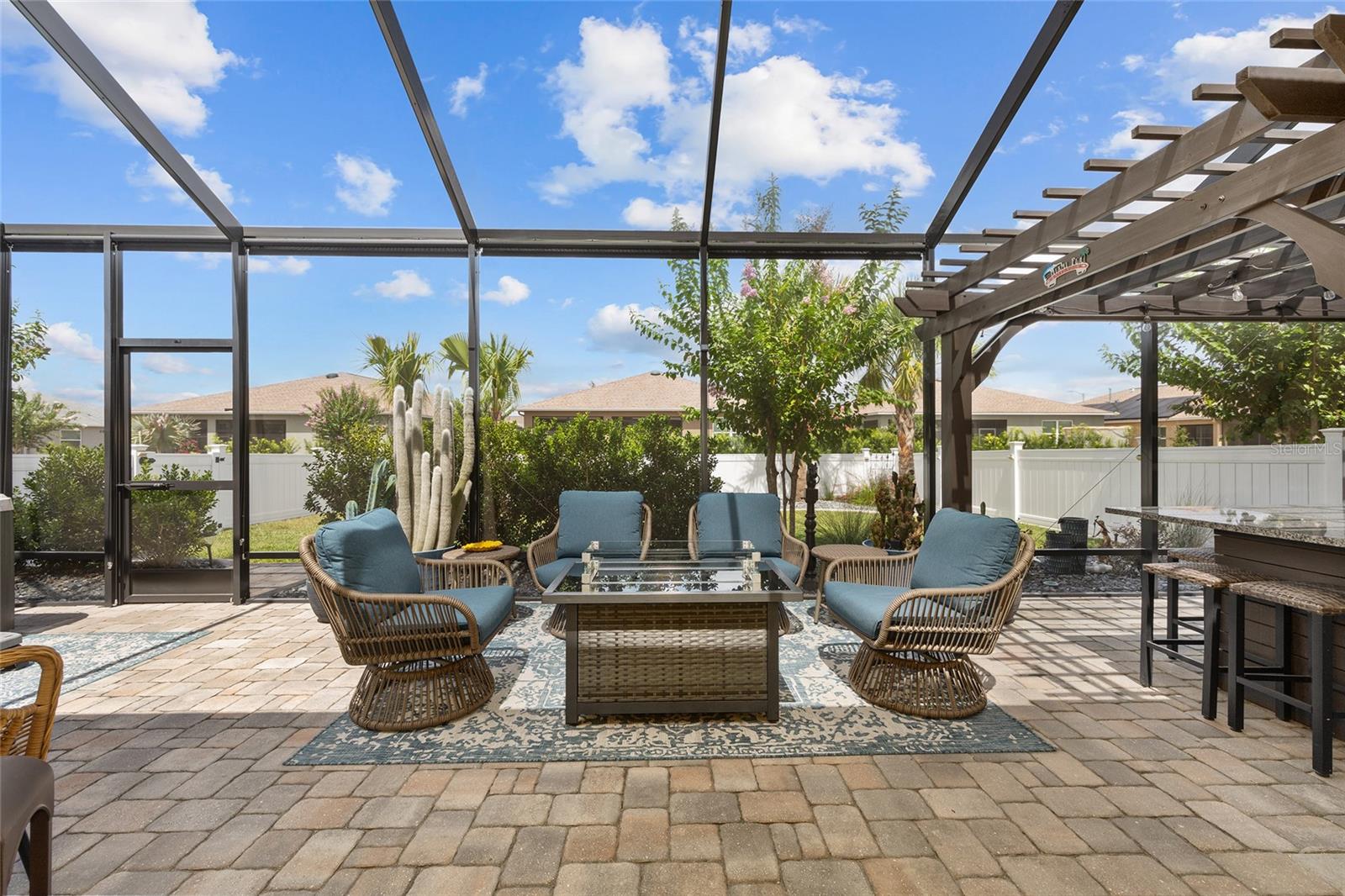 ON TOP OF THE WORLD - Residential