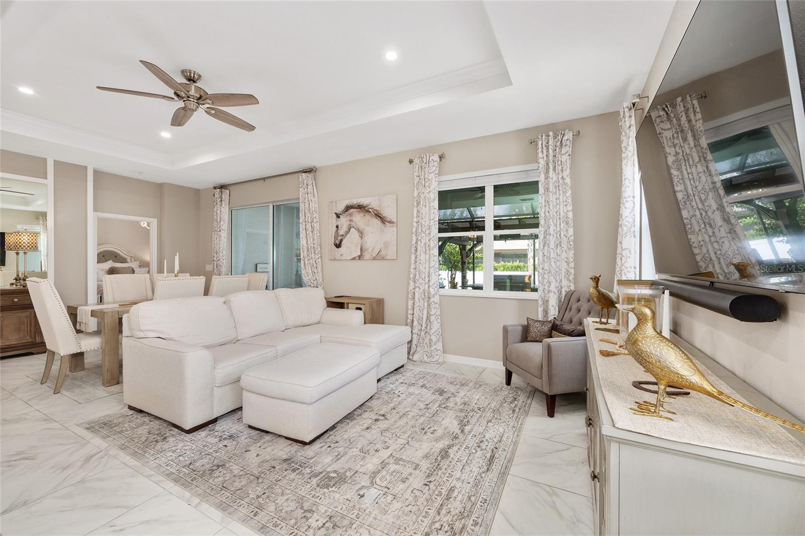 ON TOP OF THE WORLD - Residential