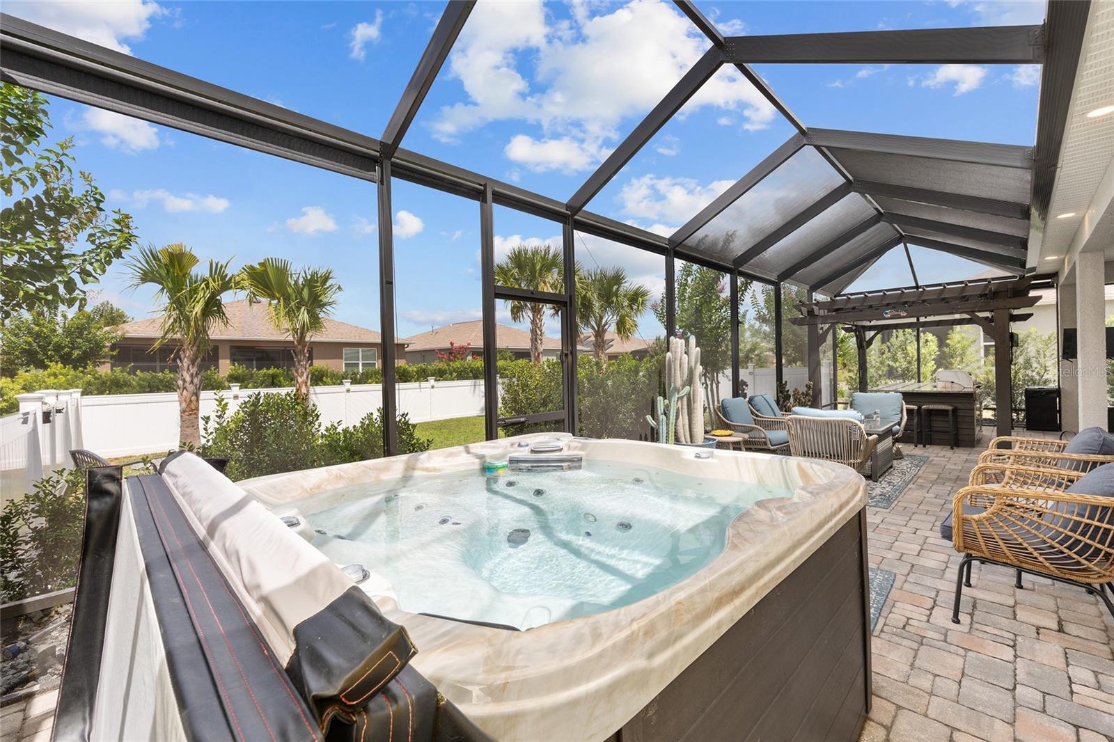 ON TOP OF THE WORLD - Residential