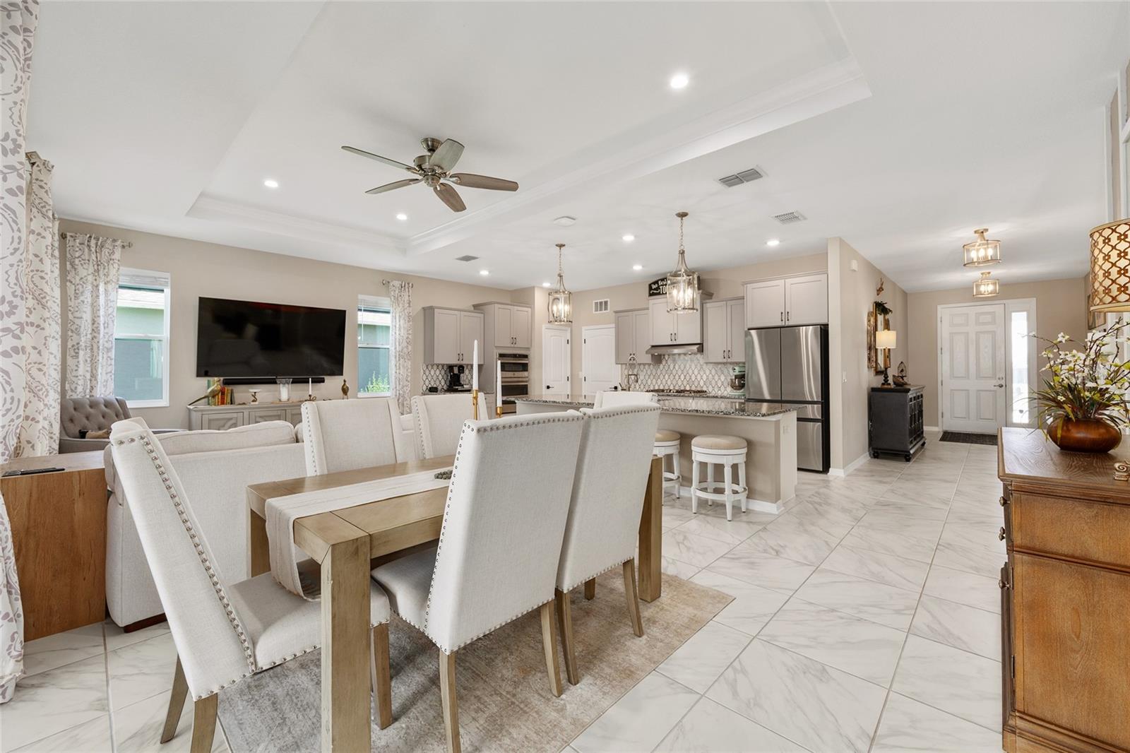 ON TOP OF THE WORLD - Residential