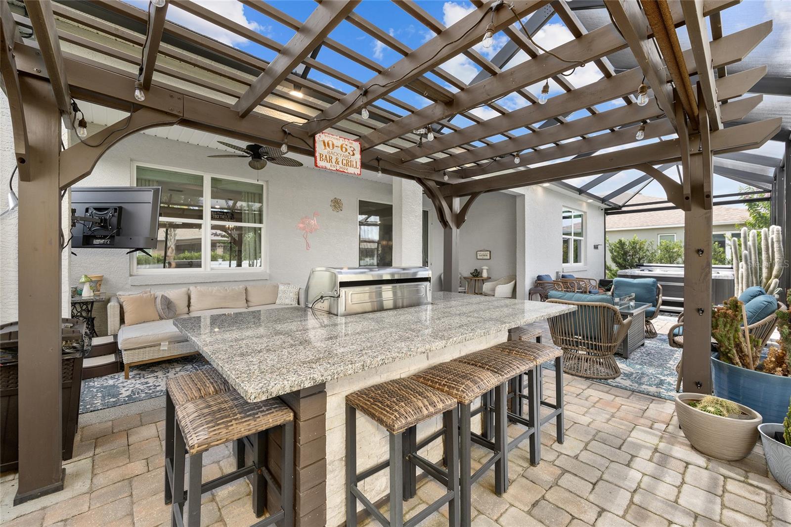 ON TOP OF THE WORLD - Residential
