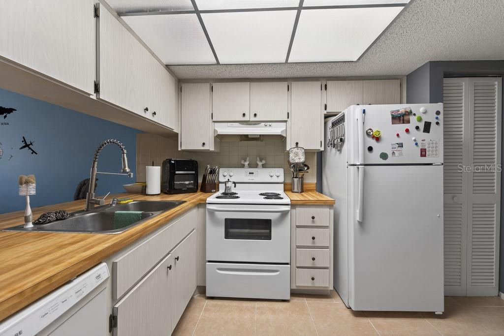 RIDGE GROVES CONDO - Residential