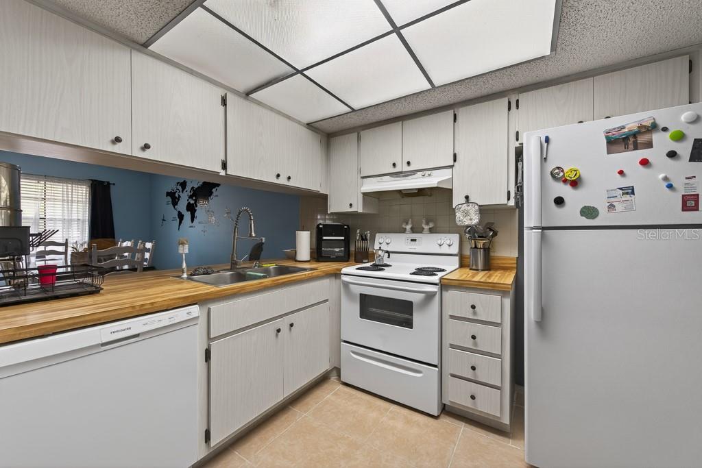 RIDGE GROVES CONDO - Residential