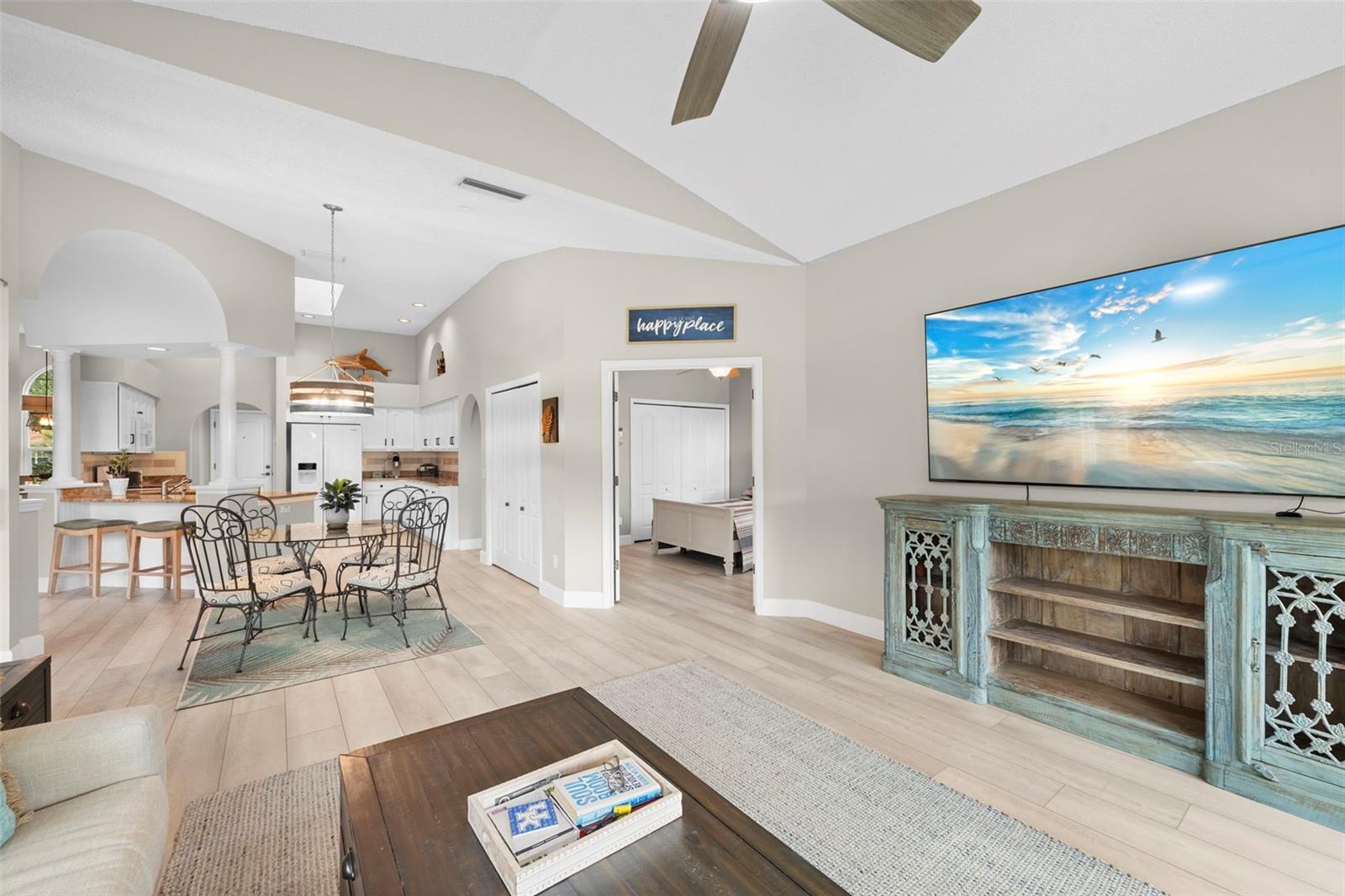 HUNTINGTON POINTE - Residential