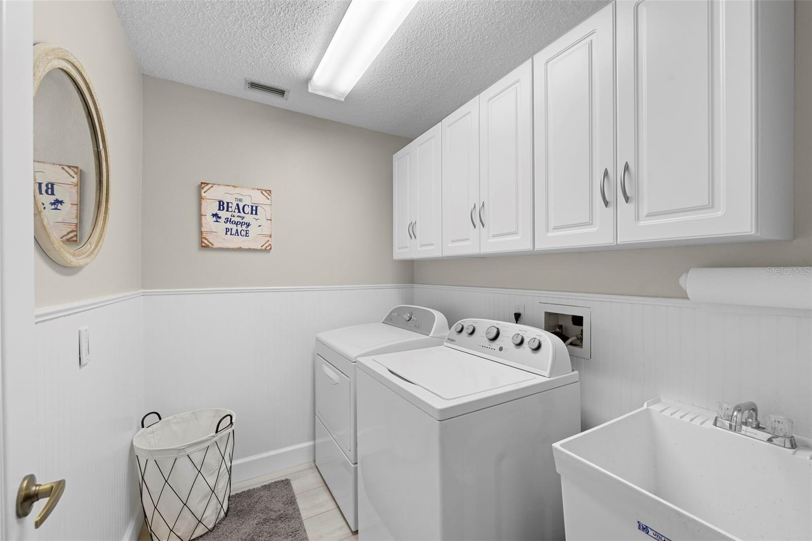 HUNTINGTON POINTE - Residential