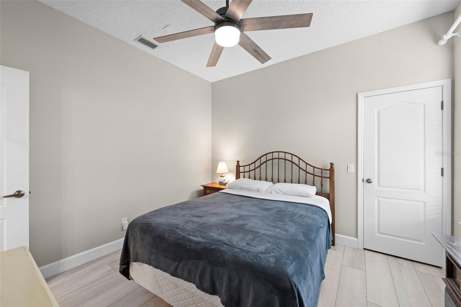 HUNTINGTON POINTE - Residential