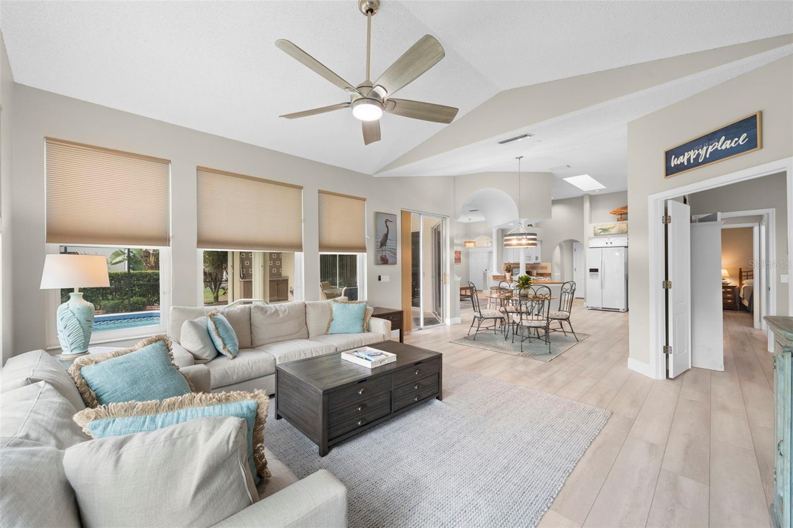 HUNTINGTON POINTE - Residential