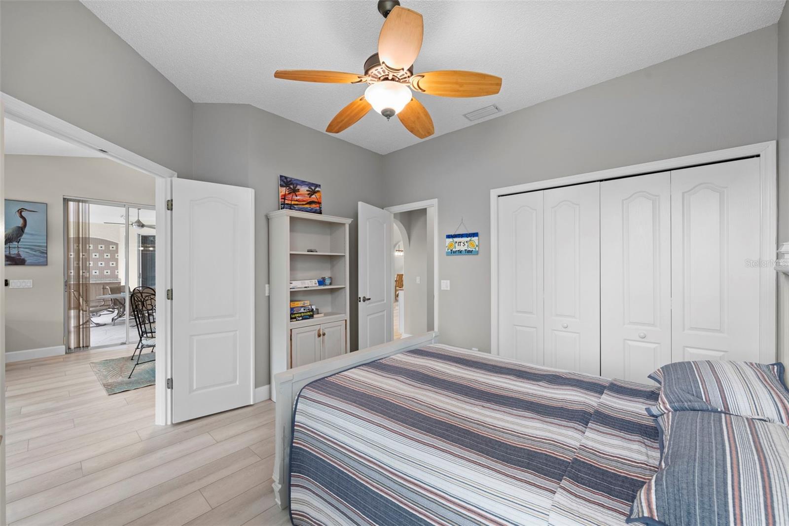 HUNTINGTON POINTE - Residential