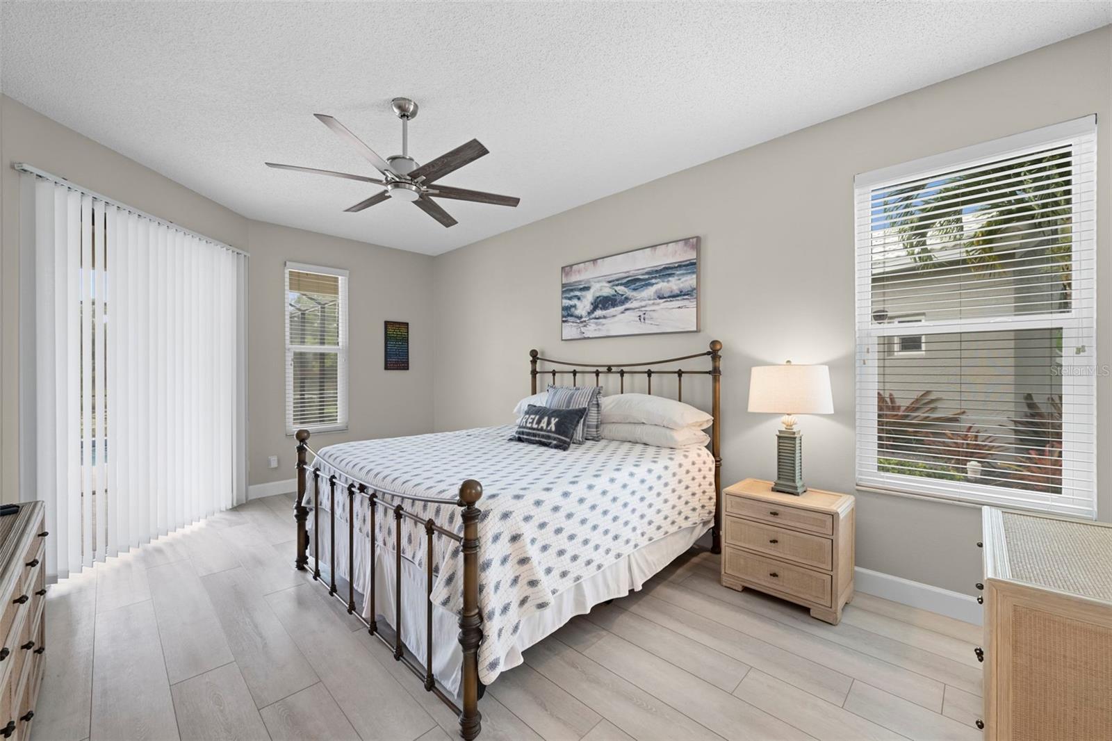 HUNTINGTON POINTE - Residential