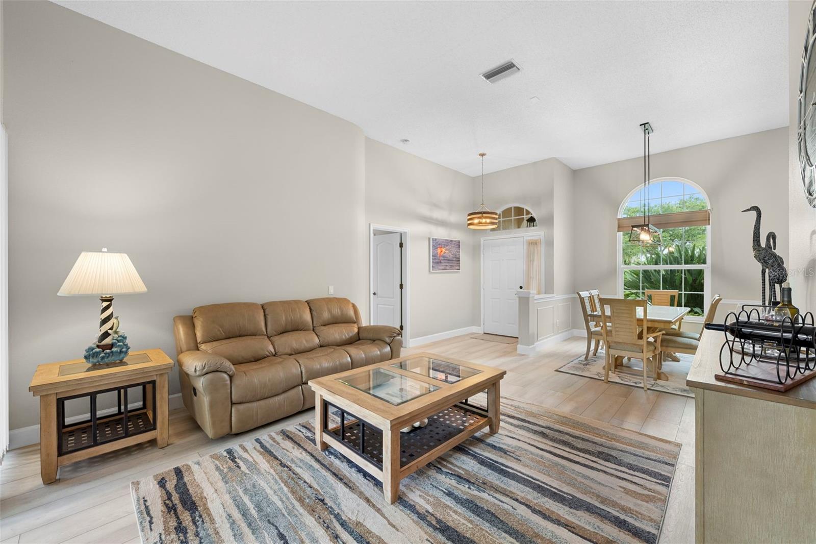 HUNTINGTON POINTE - Residential