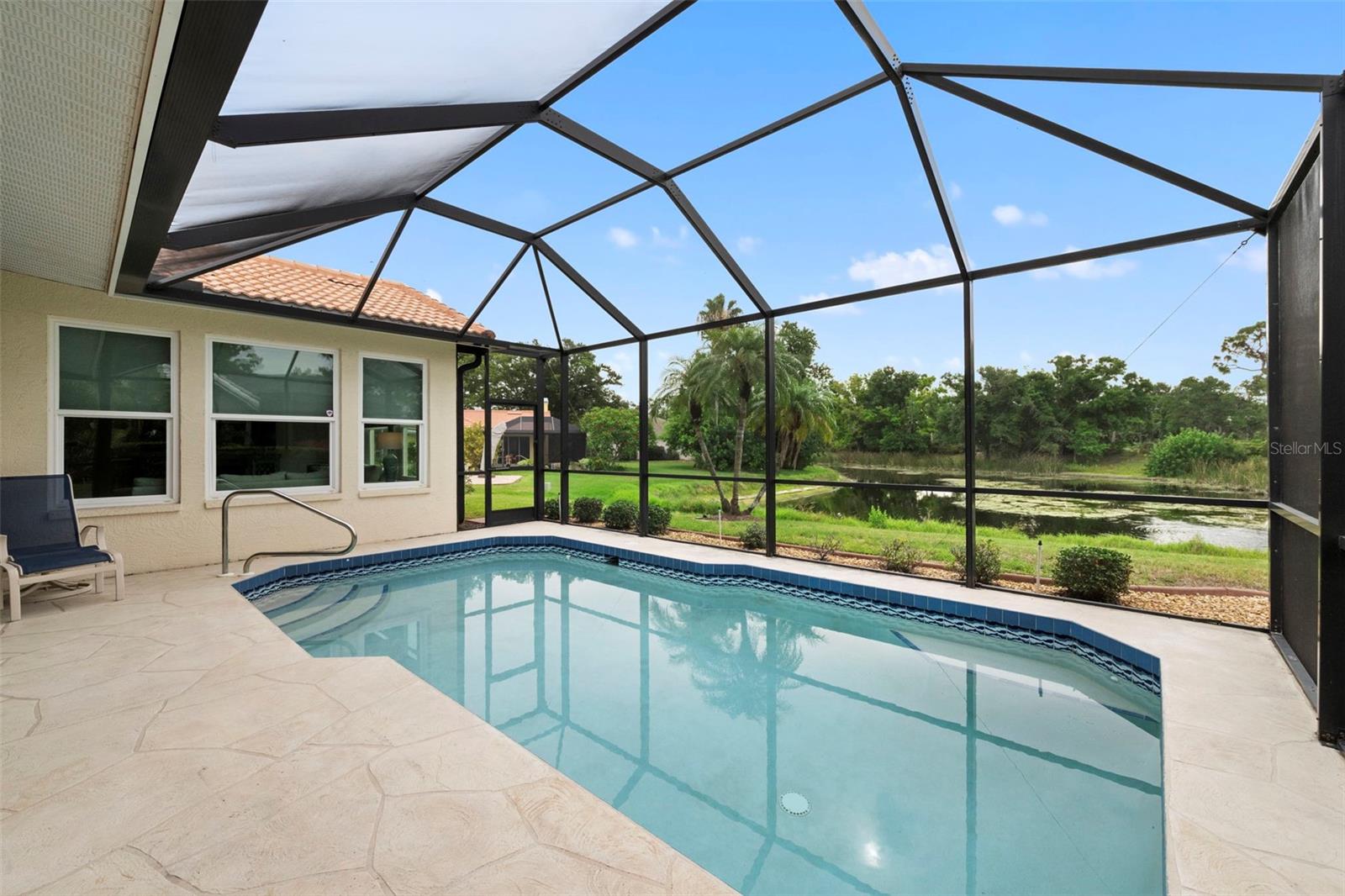 HUNTINGTON POINTE - Residential