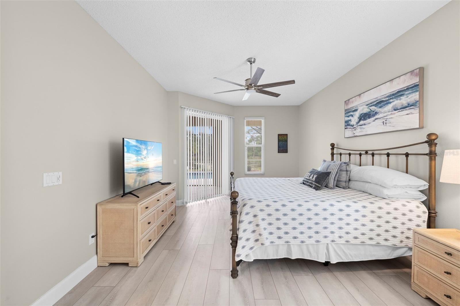HUNTINGTON POINTE - Residential