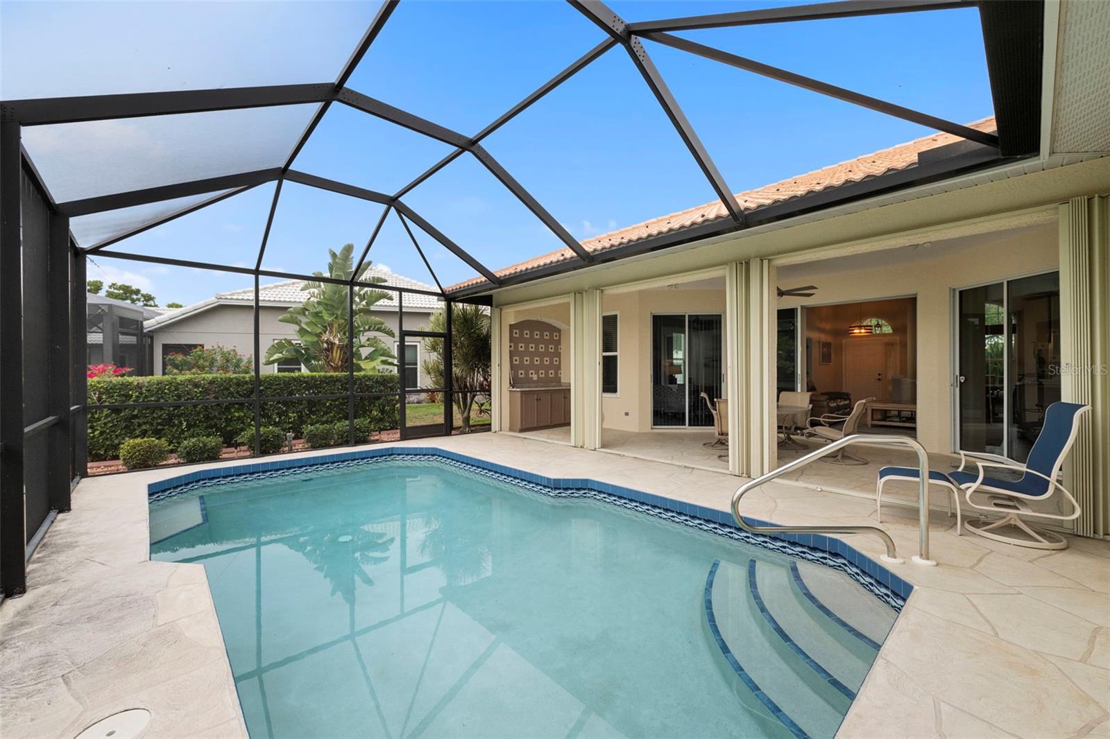 HUNTINGTON POINTE - Residential
