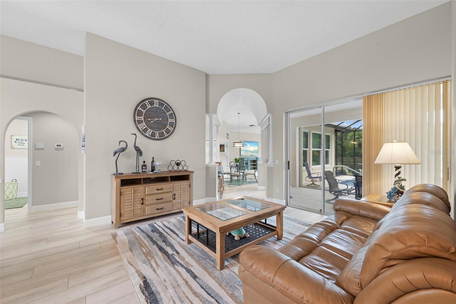 HUNTINGTON POINTE - Residential