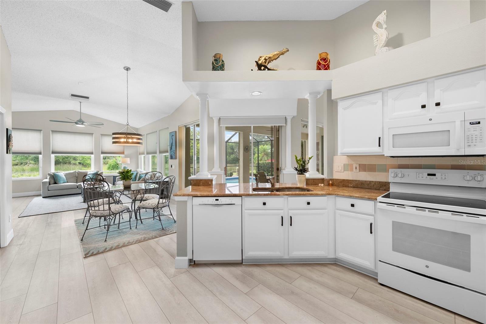 HUNTINGTON POINTE - Residential