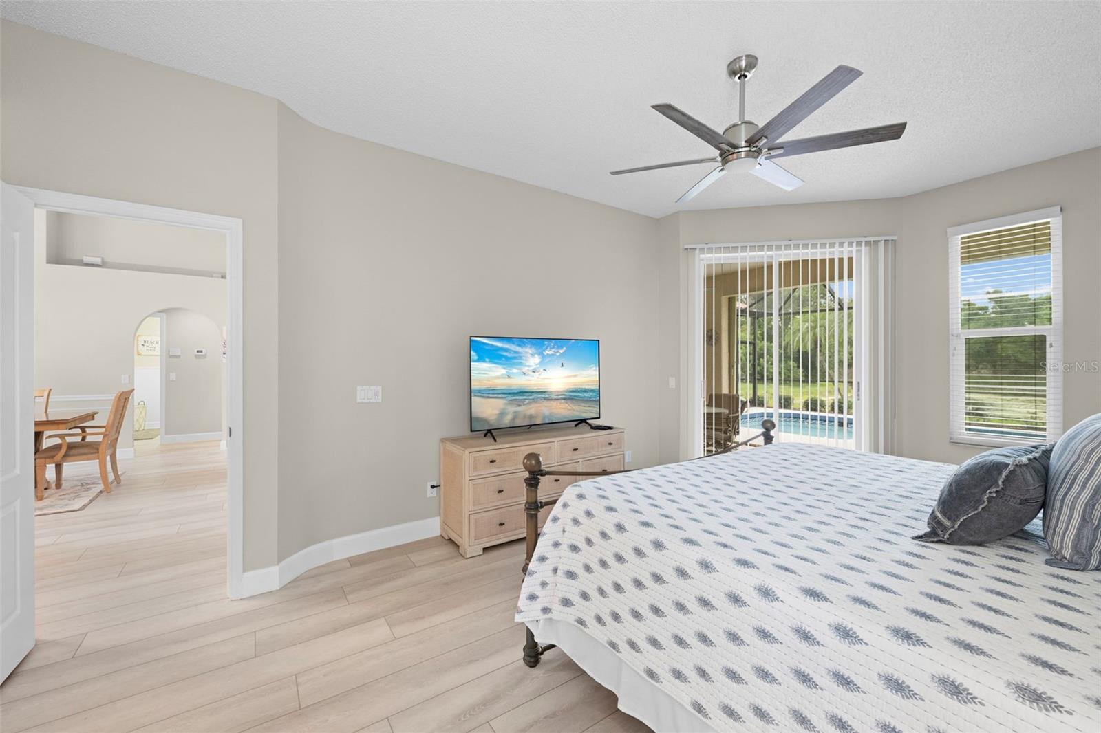 HUNTINGTON POINTE - Residential