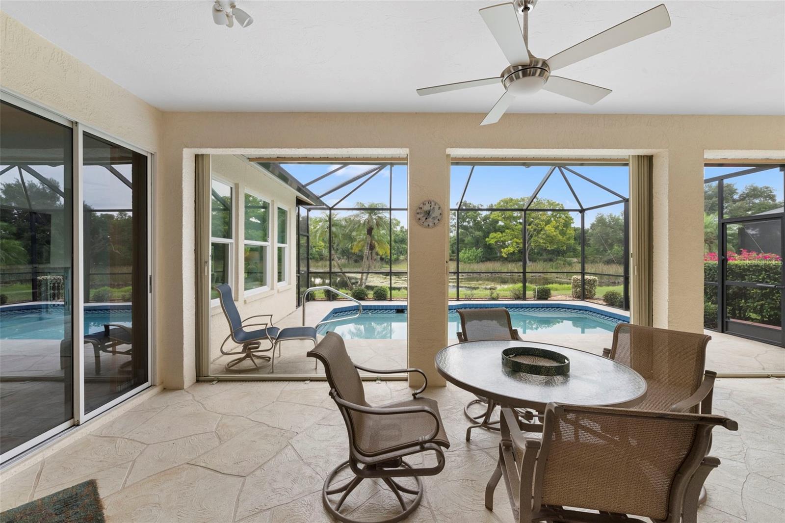 HUNTINGTON POINTE - Residential