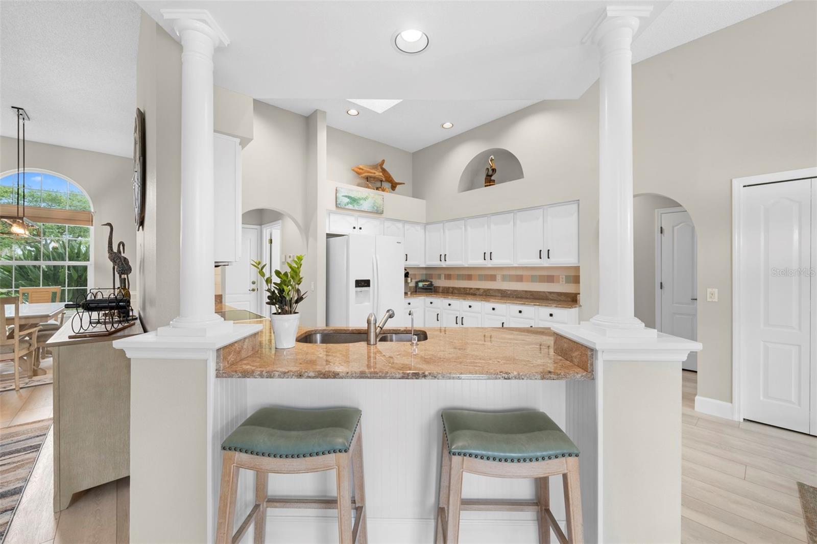 HUNTINGTON POINTE - Residential