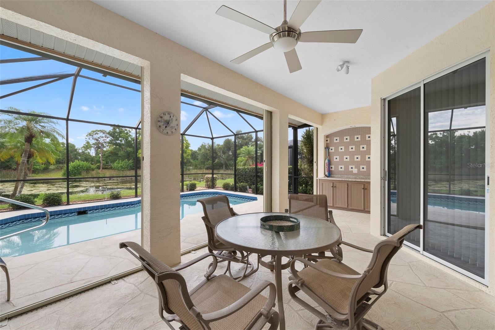 HUNTINGTON POINTE - Residential