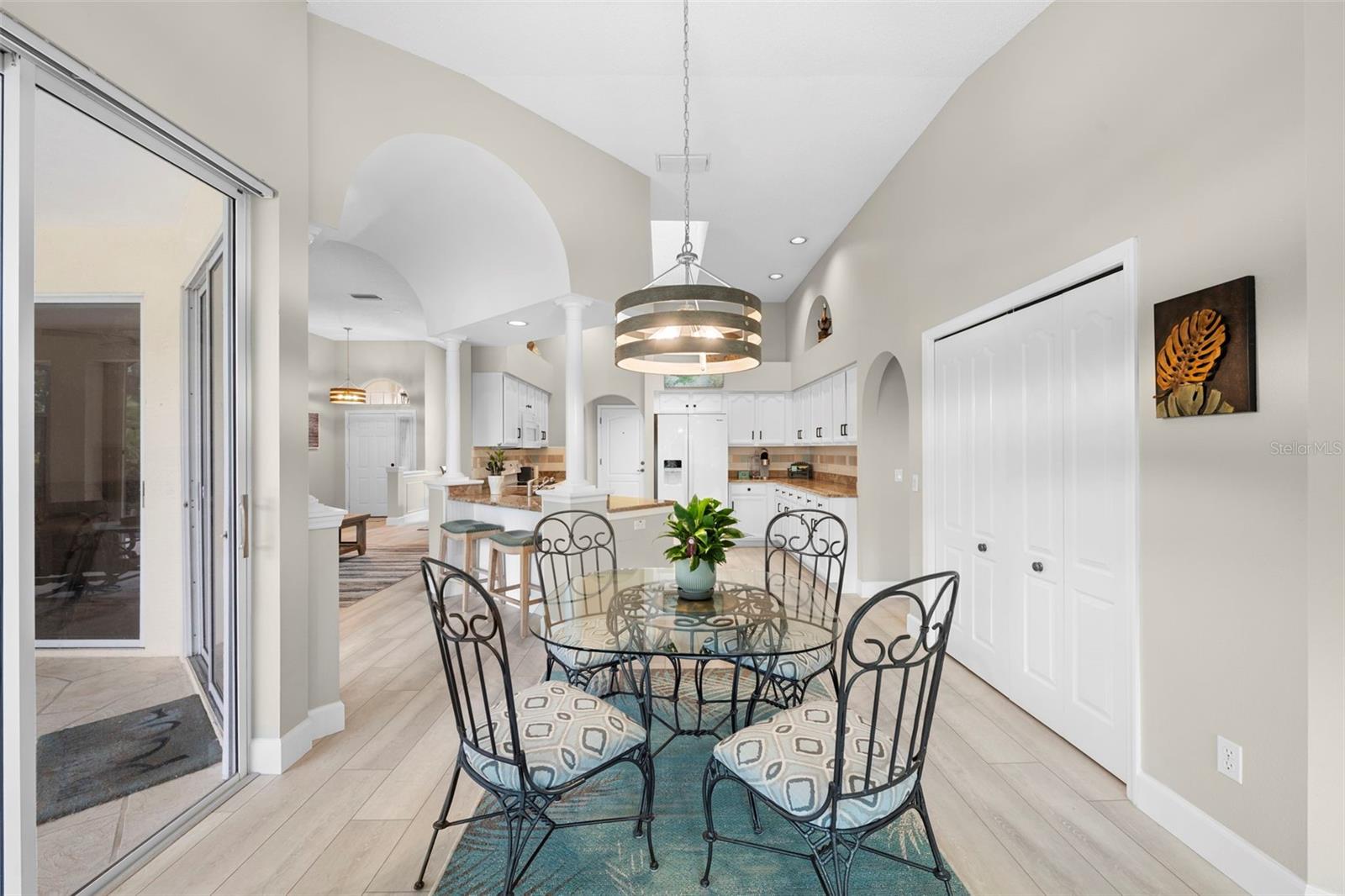 HUNTINGTON POINTE - Residential