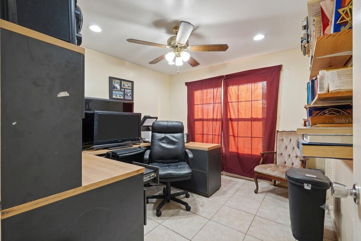 REGENCY PARK - Residential