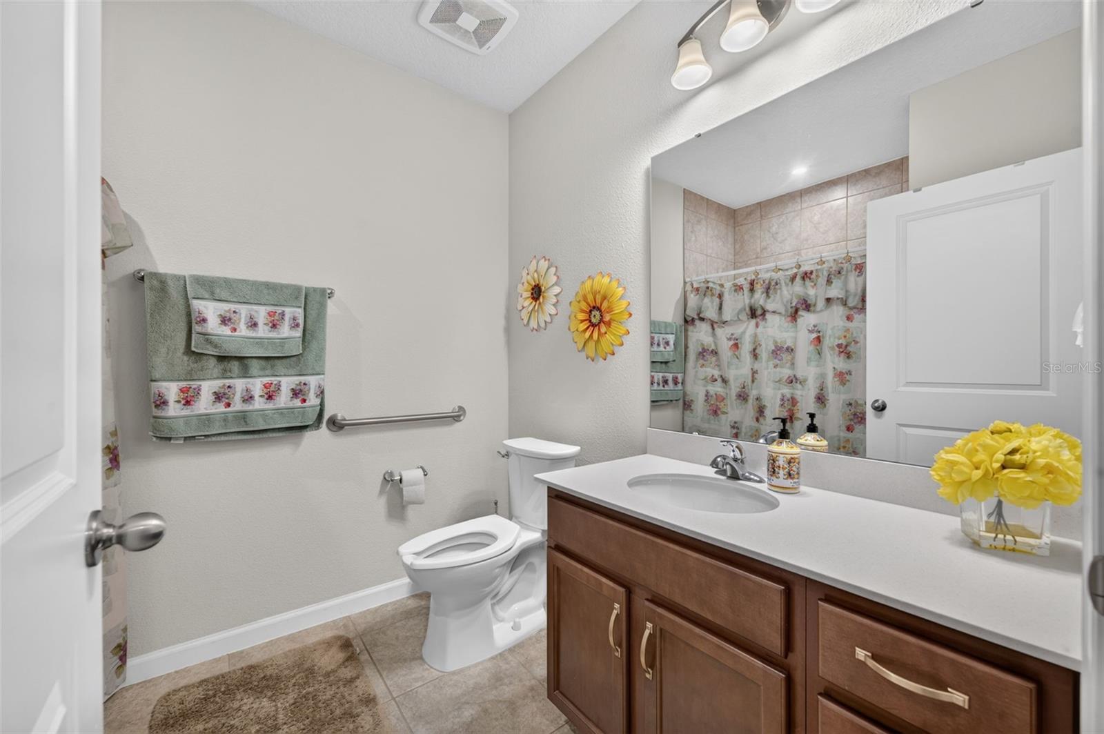 DORA LANDINGS - Residential