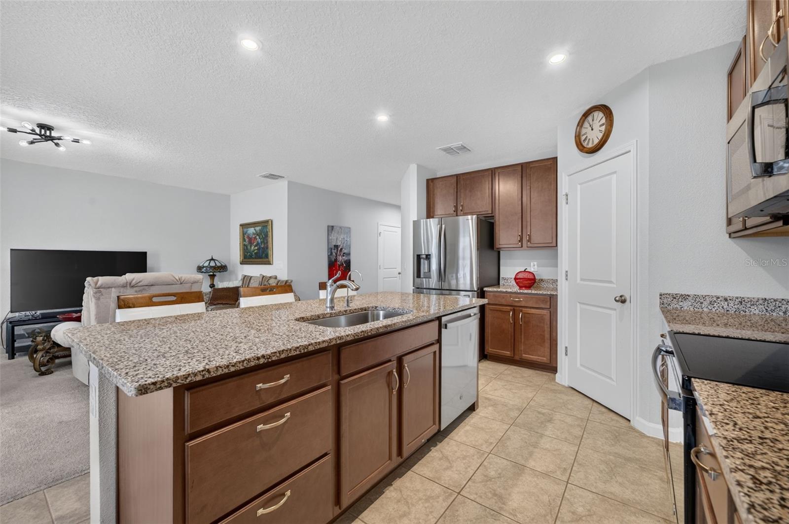 DORA LANDINGS - Residential