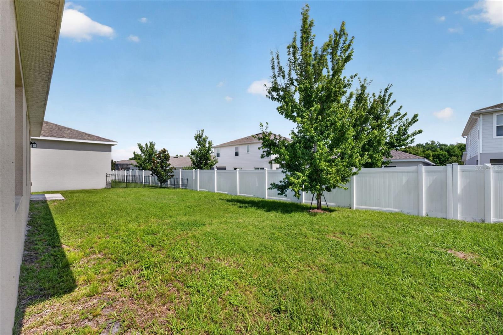 DORA LANDINGS - Residential