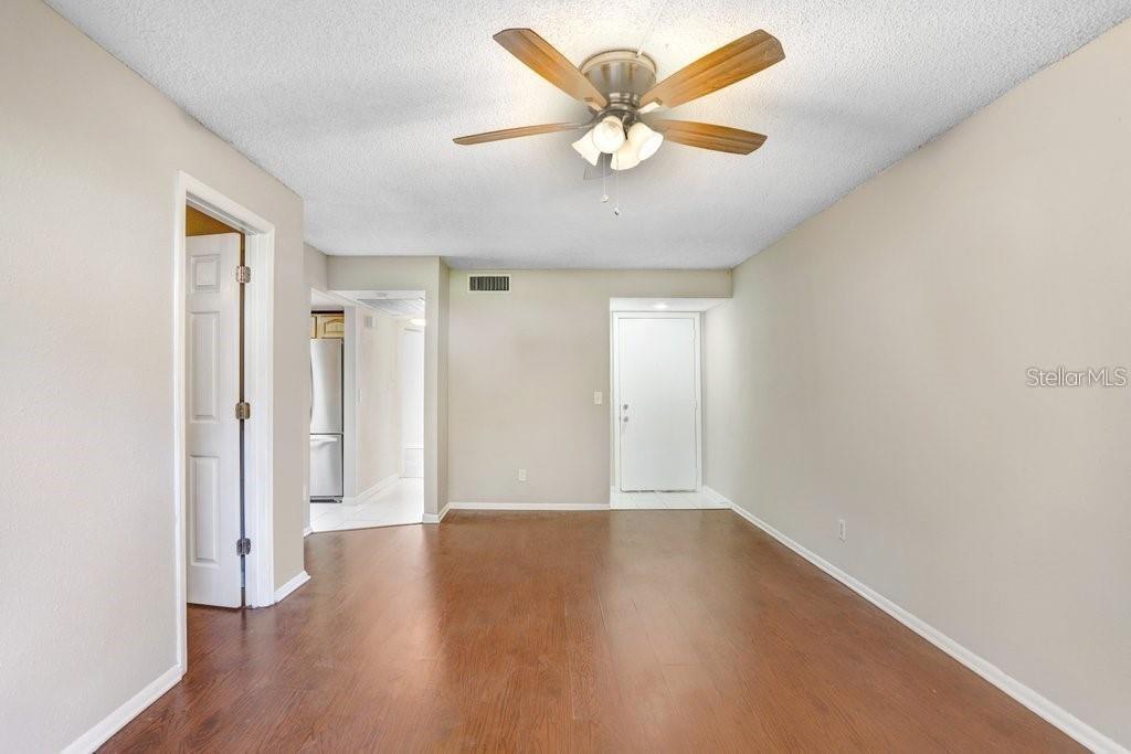 RIVER OAKS CONDO I - Residential Lease