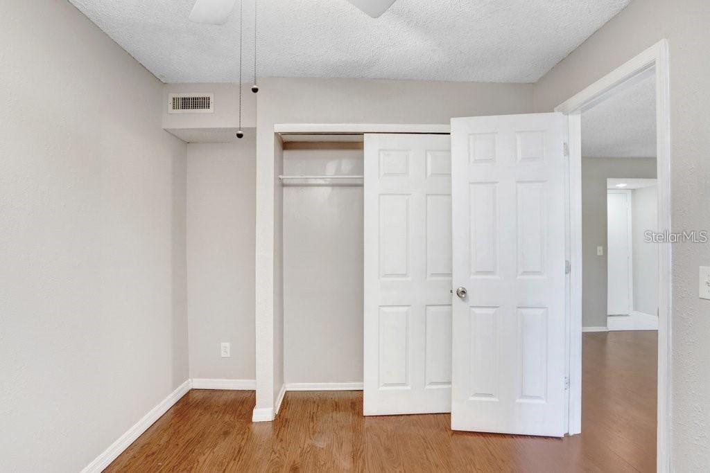 RIVER OAKS CONDO I - Residential Lease