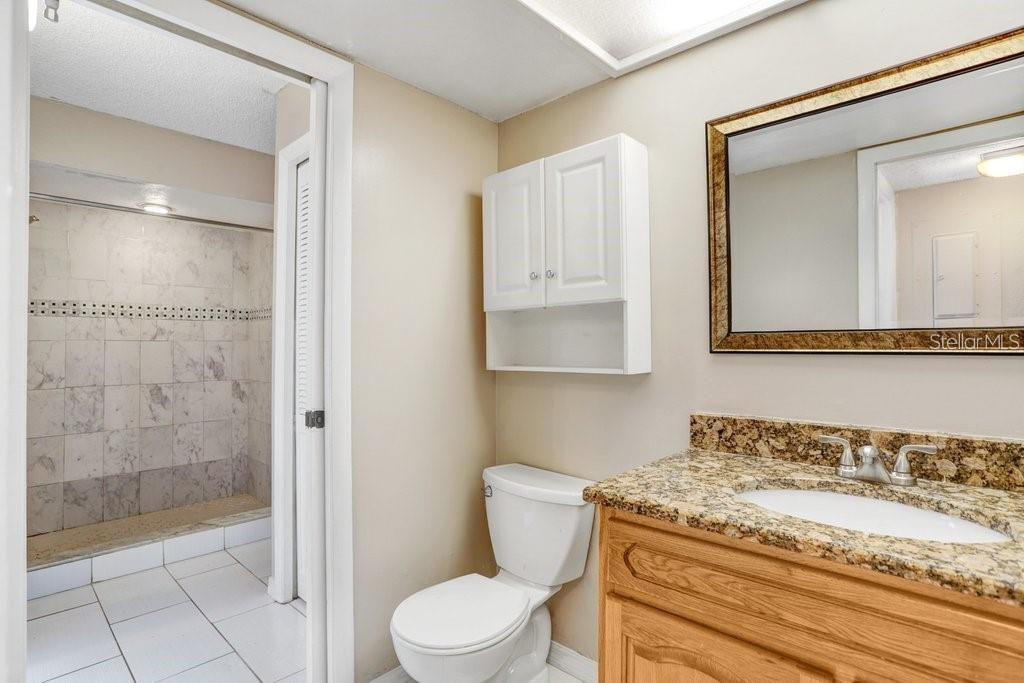 RIVER OAKS CONDO I - Residential Lease