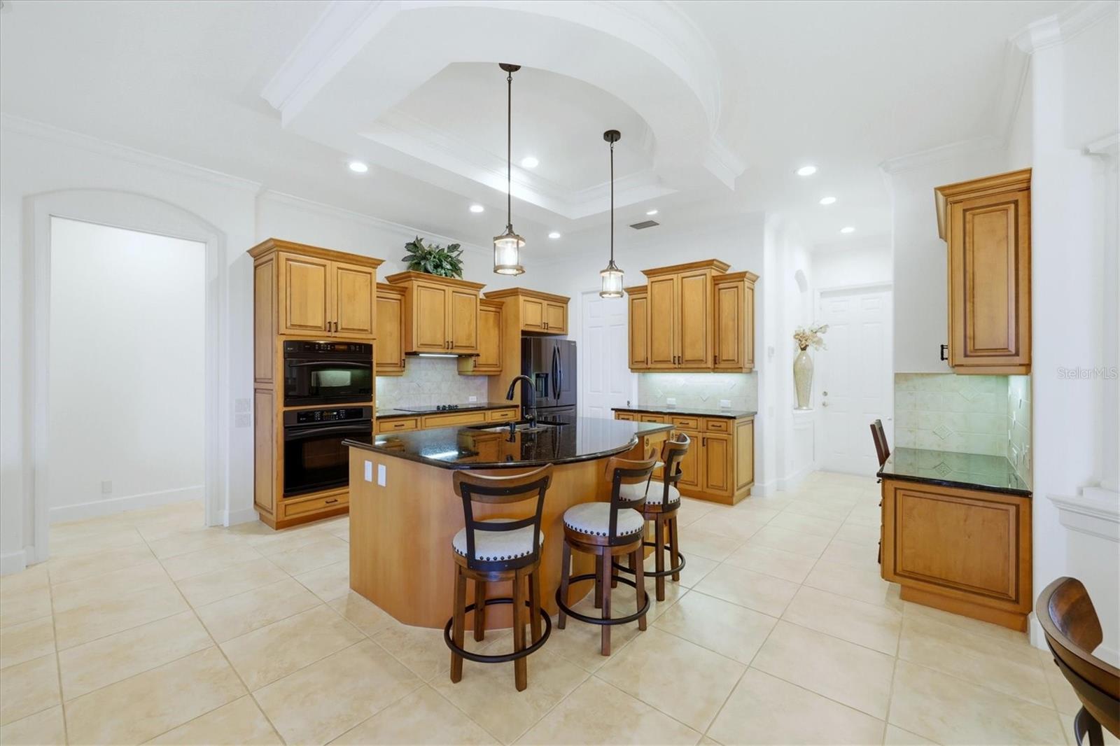 PELICAN POINTE GOLF & CNTRY CL - Residential