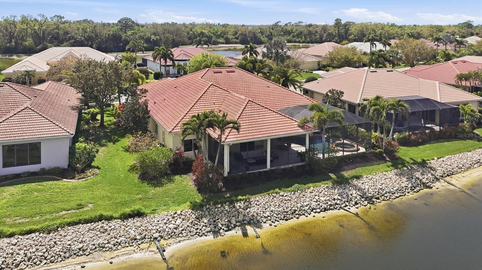 PELICAN POINTE GOLF & CNTRY CL - Residential