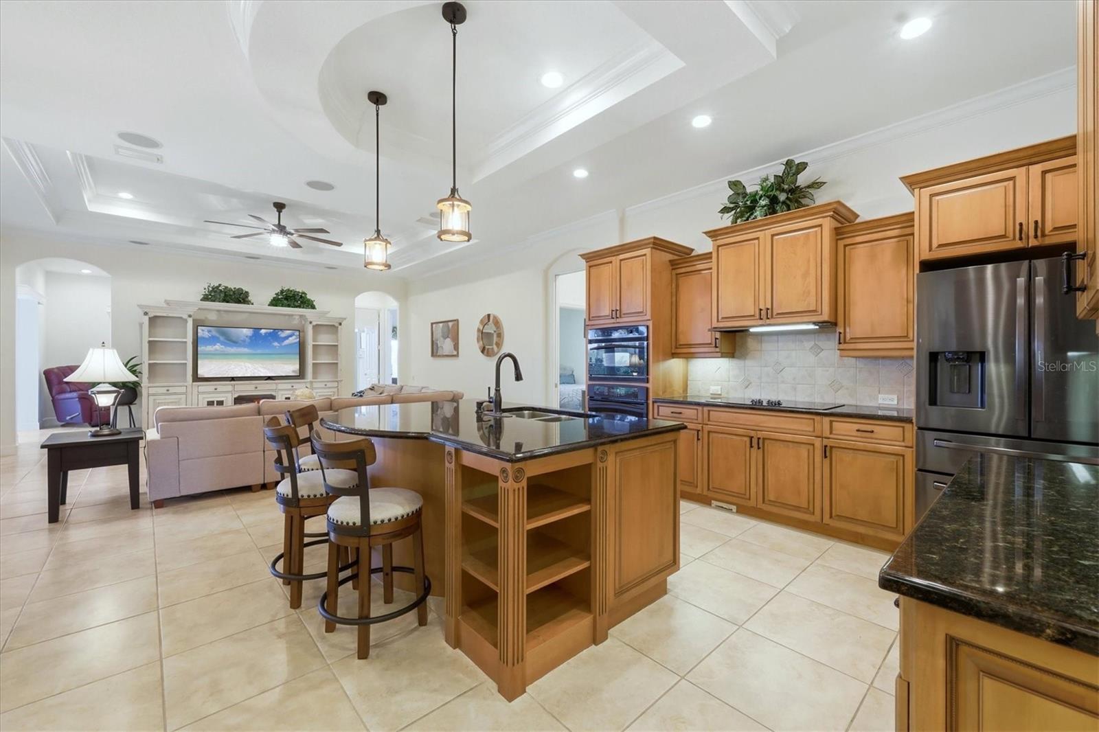 PELICAN POINTE GOLF & CNTRY CL - Residential