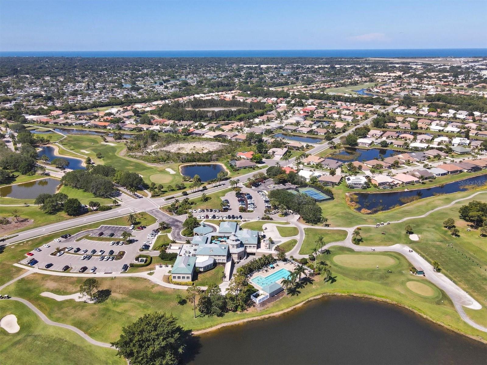 PELICAN POINTE GOLF & CNTRY CL - Residential