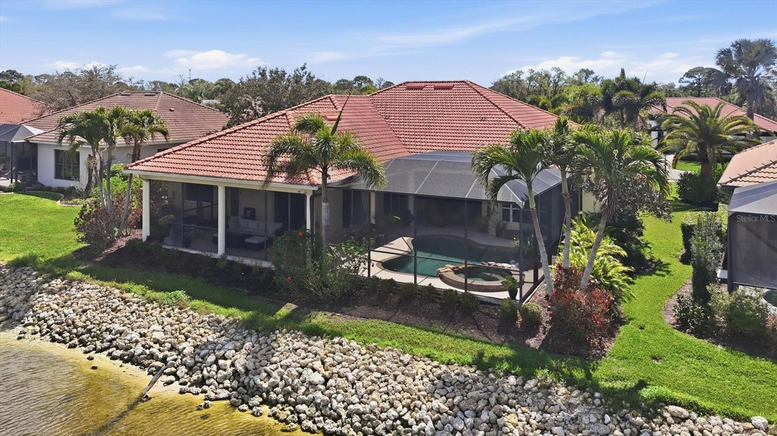 PELICAN POINTE GOLF & CNTRY CL - Residential
