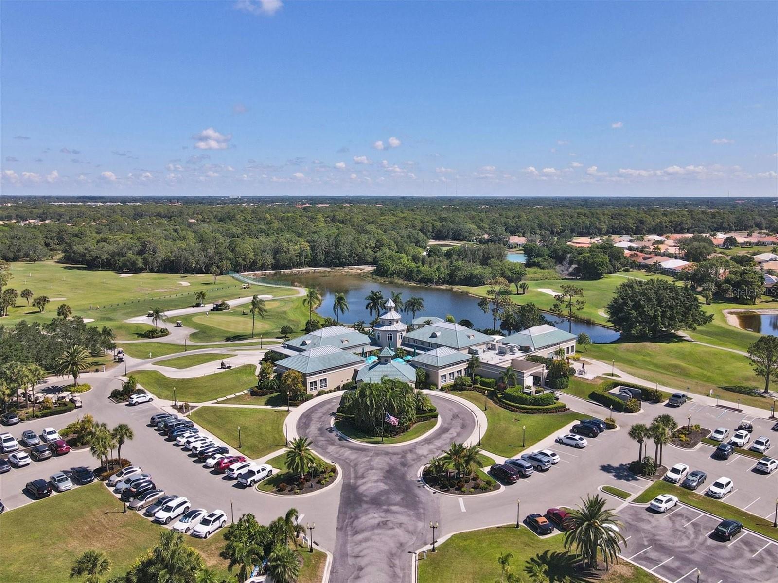 PELICAN POINTE GOLF & CNTRY CL - Residential